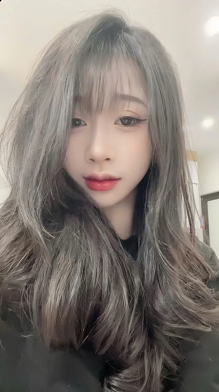 aly - 河內、下龍灣專業導遊 | 1年經驗 美女