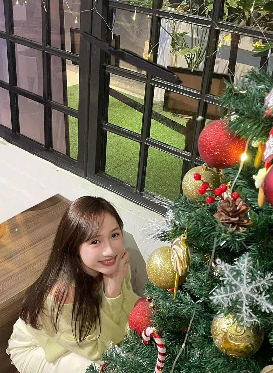 Thuy - 河內、下龍灣專業導遊 | 3年經驗 美女